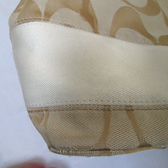 Coach Beige and Cream Colored Shoulder Hobo Purse # E1182-F17434 Pre-own… - Picture 15 of 15